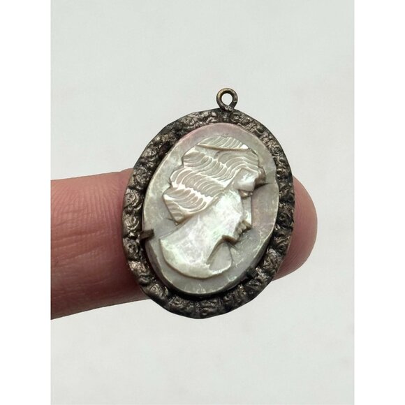 Estate Sterling Silver Mother of Pearl Abalone Shell Cameo Pendant Charm - Picture 3 of 4